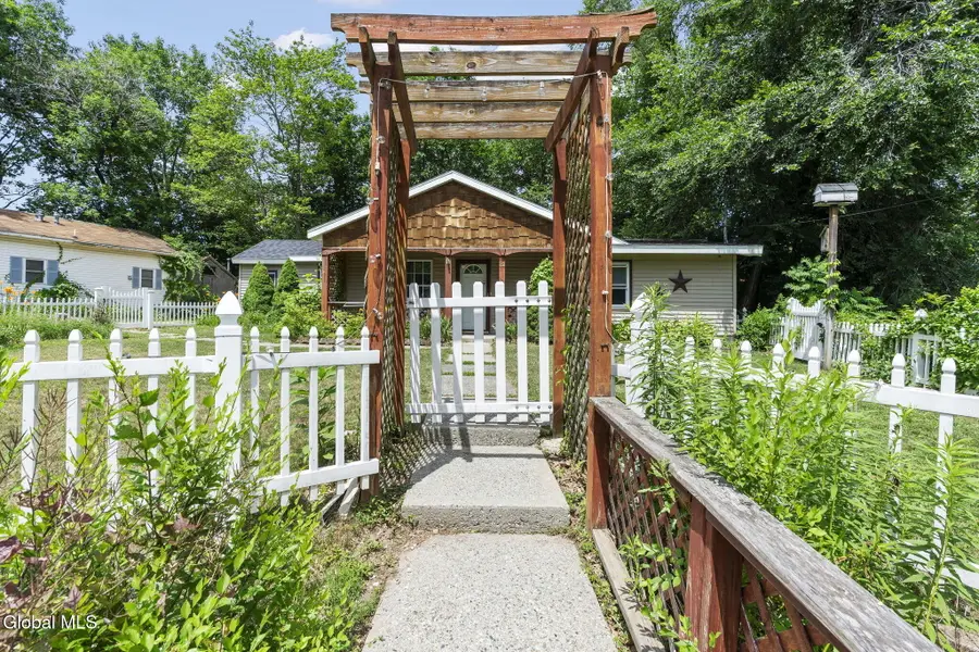 31 Hidley Avenue, North Greenbush, NY 12198 - Image #2