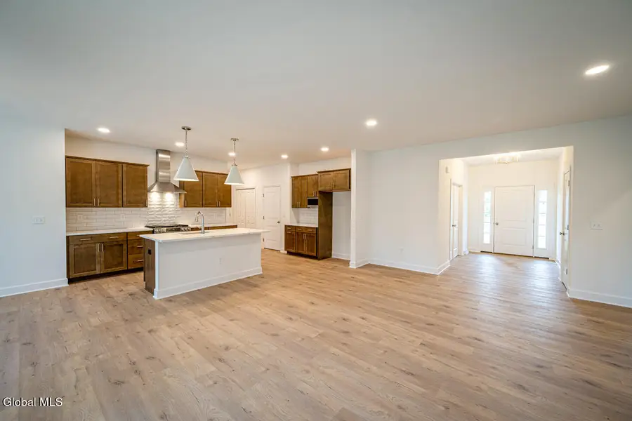 10 Espen Place, Niskayuna, NY 12309 - Image #2