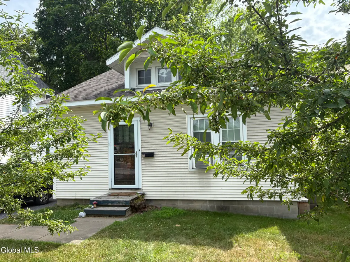 616 Kenwood Avenue, Bethlehem, NY 12054 - #1