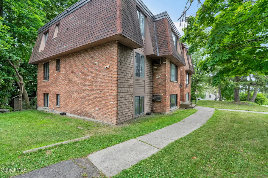 115 Oakwood Avenue, Troy, NY 12180 - Image #3