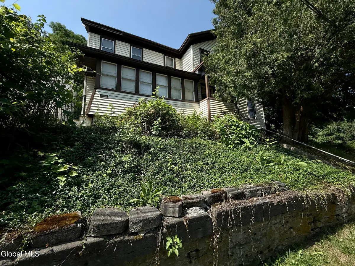 267 Cleveland Avenue, Amsterdam, NY 12010 - Image #1