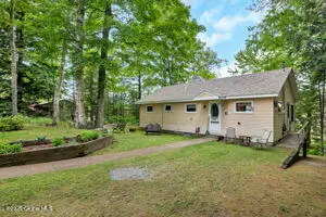 39 Knox Road, Schroon Lake, NY 12870