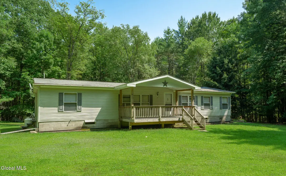 31 Sinclair Road, Edinburg, NY 12134 - Image #1