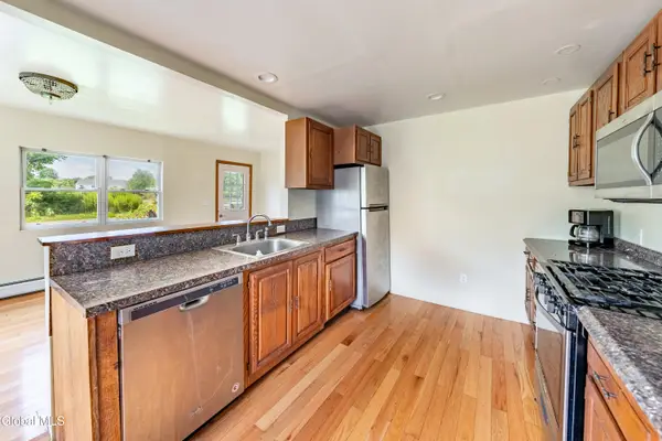 61 Thatcher Street, Bethlehem, NY 12158