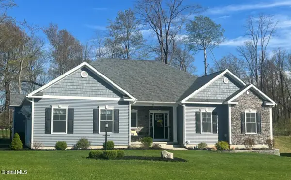 3074 New Williamsburg Drive, Guilderland, NY 12303