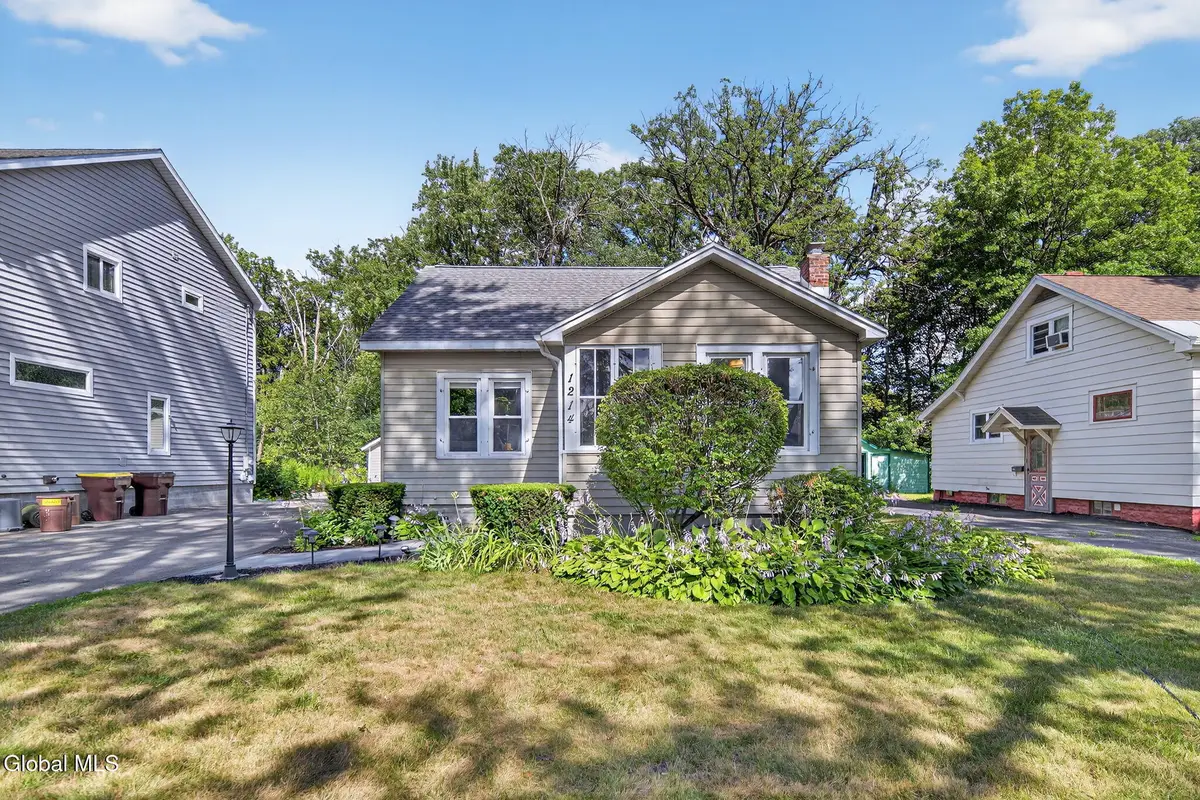 1214 S Country Club Drive, Niskayuna, NY 12309 - Image #1