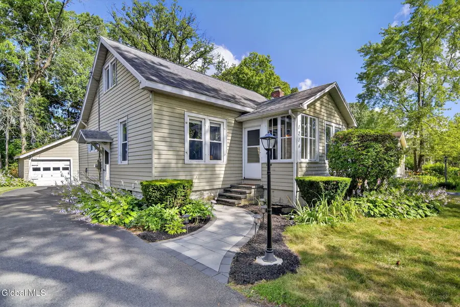 1214 S Country Club Drive, Niskayuna, NY 12309 - Image #2