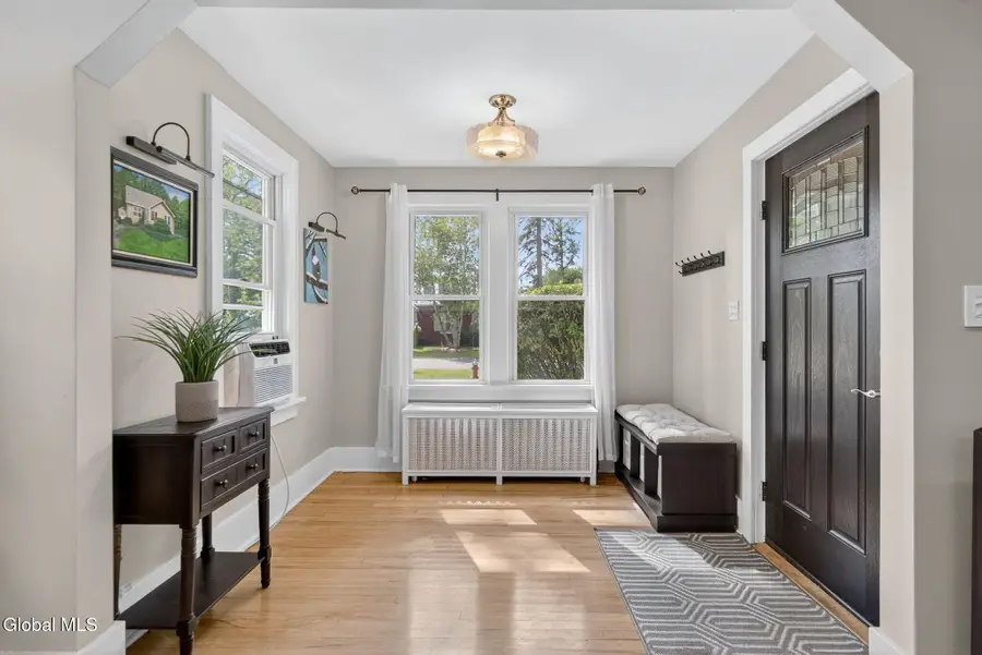 1214 S Country Club Drive, Niskayuna, NY 12309 - Image #3