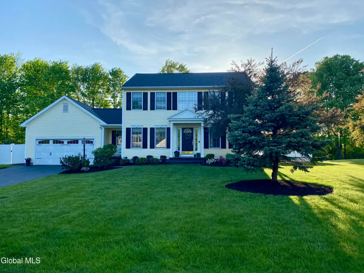 35 Ivywood Drive, Bethlehem, NY 12158 - Image #1