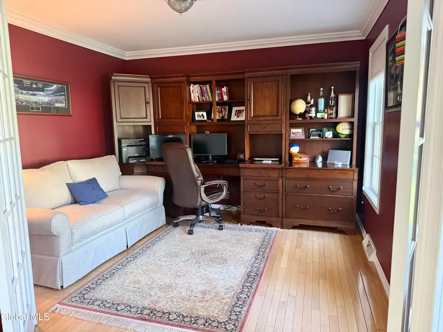 35 Ivywood Drive, Bethlehem, NY 12158 - Image #3