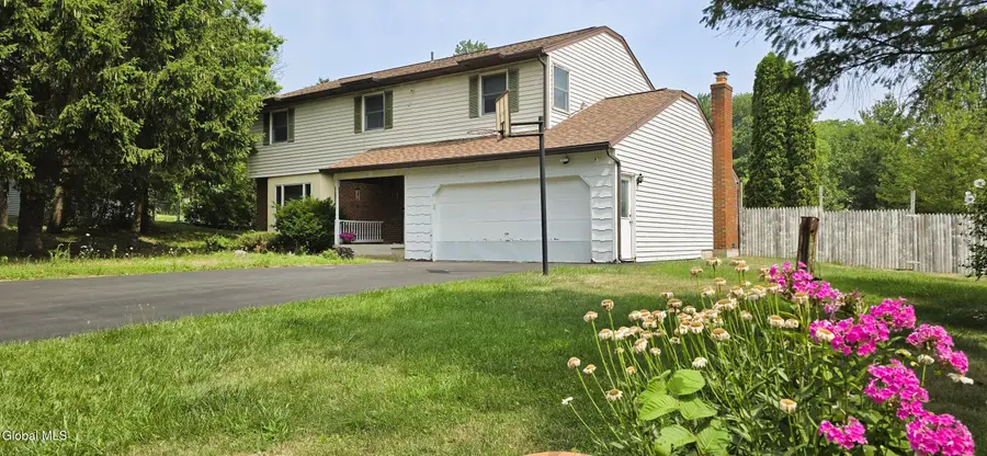 16 Warwick Way, Niskayuna, NY 12309 - Image #2