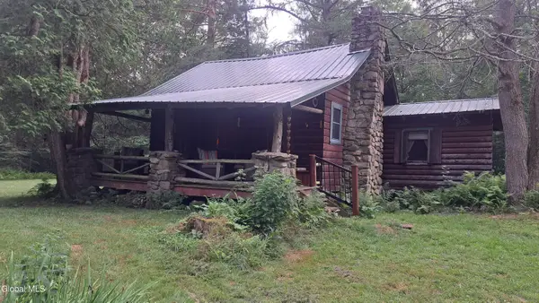 21 Longview Trail, Sand Lake, NY 12153