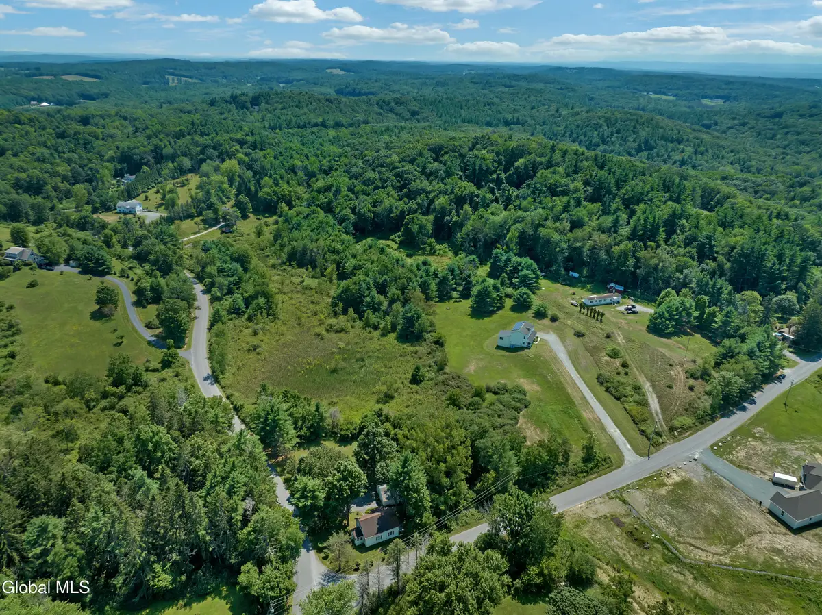 37 Mammoth Spring Road, North Greenbush, NY 12198 - Image #1