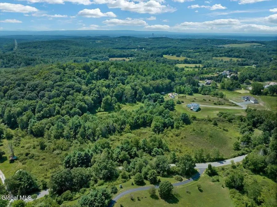 37 Mammoth Spring Road, North Greenbush, NY 12198 - Image #3