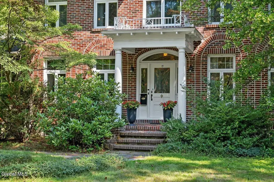 19 Sunnyside Road, Scotia, NY 12302 - Image #2