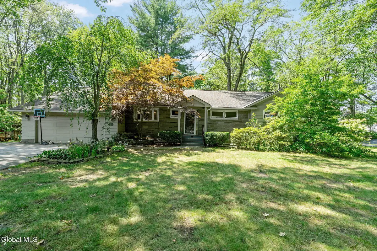 893 Heather Lane, Niskayuna, NY 12309 - Image #1