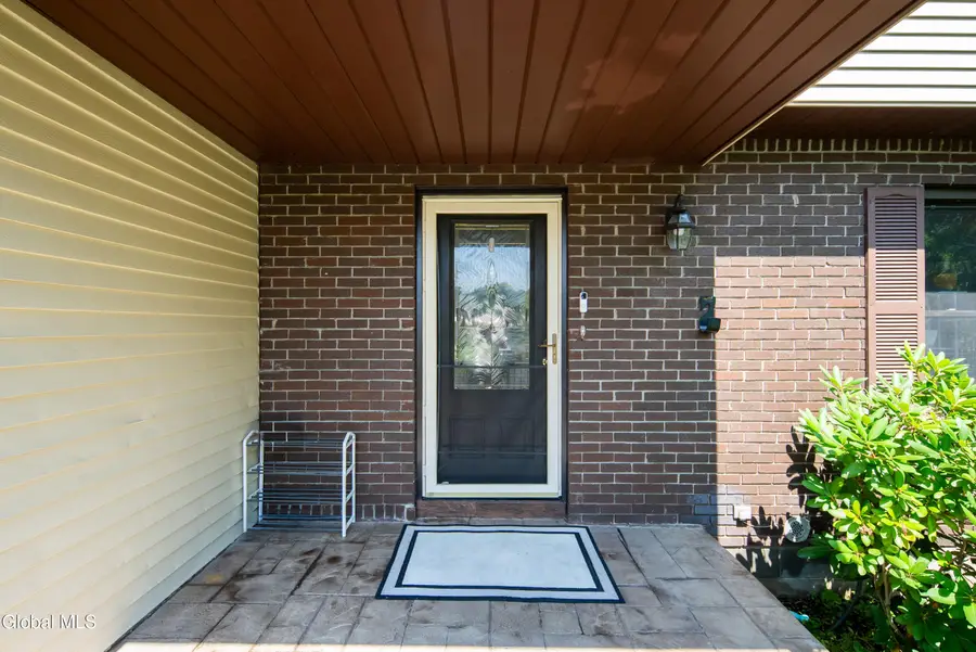 51 Aspen Circle, Albany, NY 12208 - Image #2