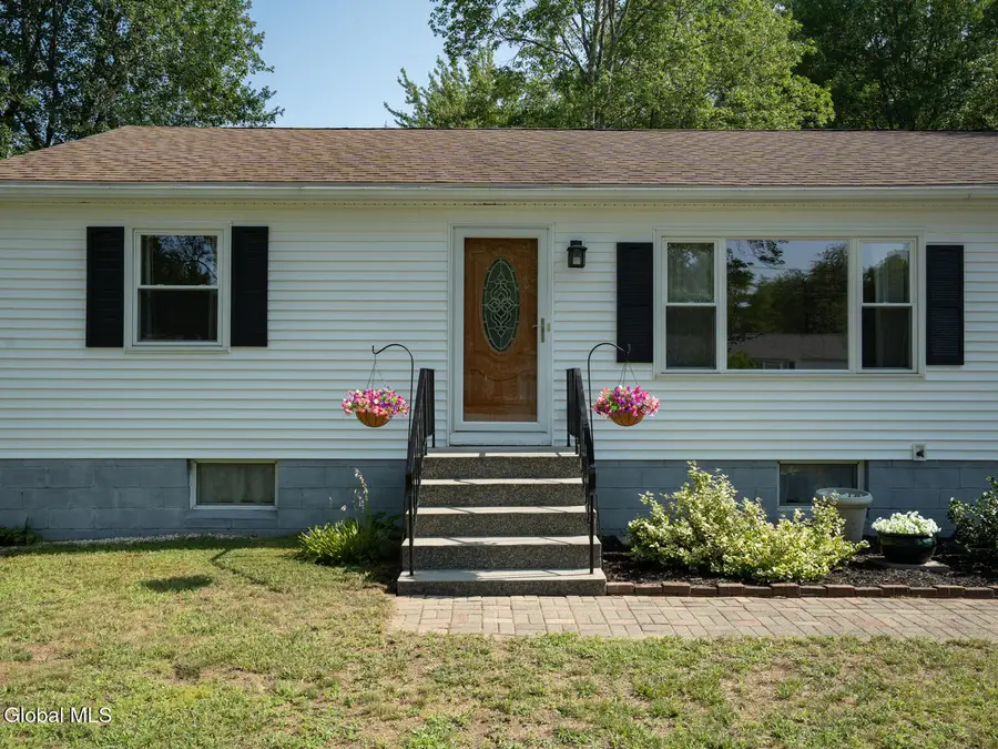 12 St Marie Street, Colonie Town, NY 12303 - Image #2
