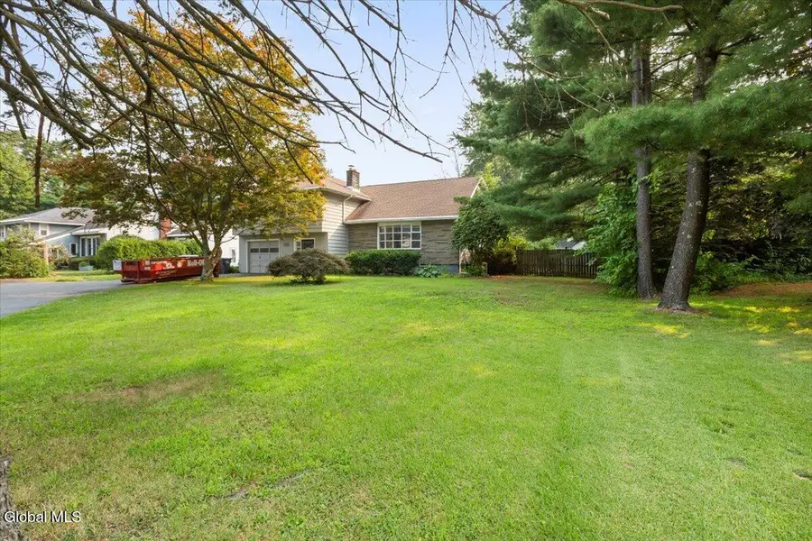 2408 Troy Schenectady Road, Niskayuna, NY 12309 - Image #2