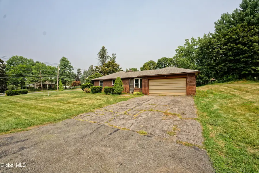 5 Hosford Avenue, North Greenbush, NY 12144 - Image #2