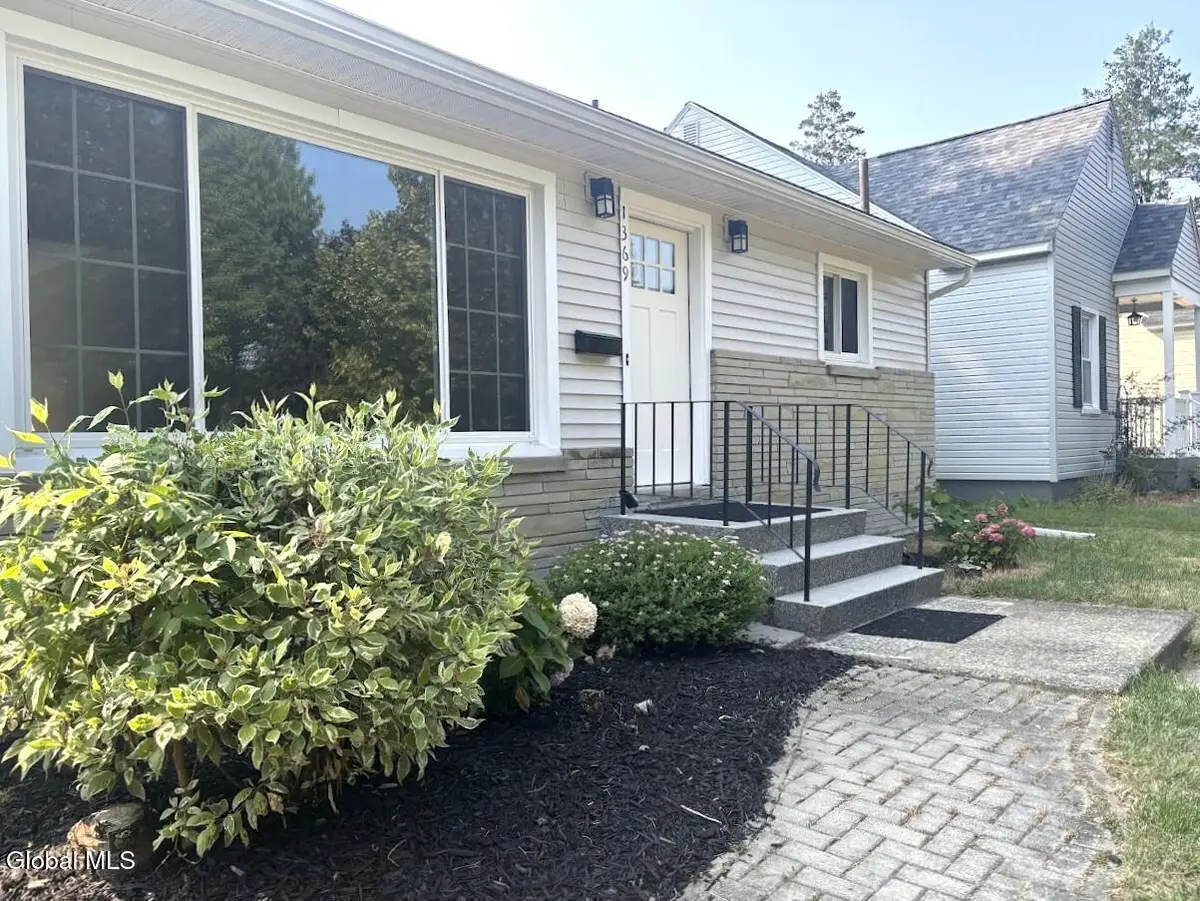 1369 Baker Avenue, Schenectady, NY 12309 - Image #1