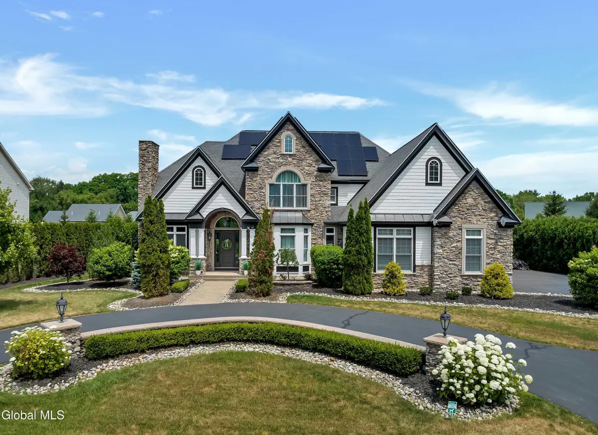 217 Brittany Place, Niskayuna, NY 12309 - Image #1