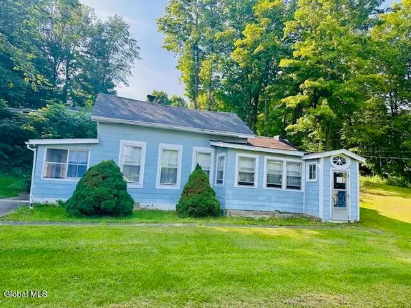 253 N Lake Avenue, Brunswick, NY 12180