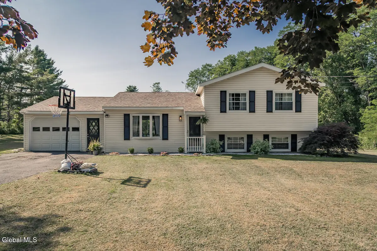 536 Mcqueen Road, Perth, NY 12010 - Image #1