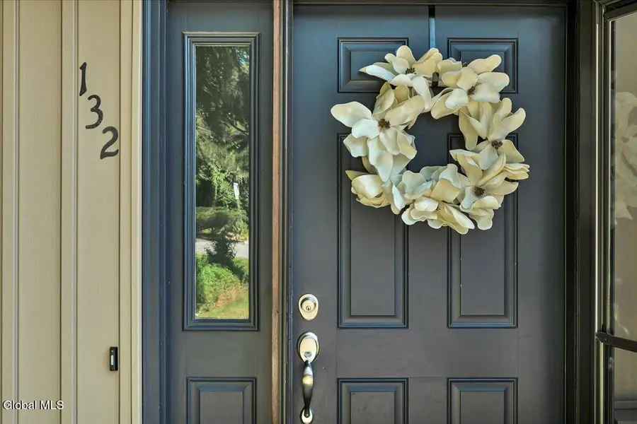 132 Point Of Woods Drive, Albany, NY 12203 - Image #3