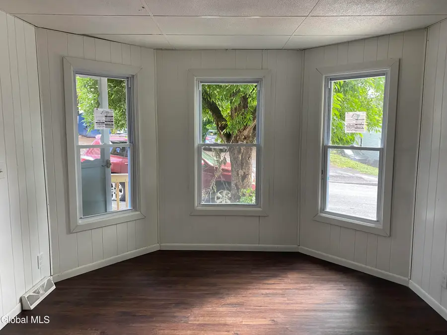 629 Lang Street, Schenectady, NY 12308 - Image #3