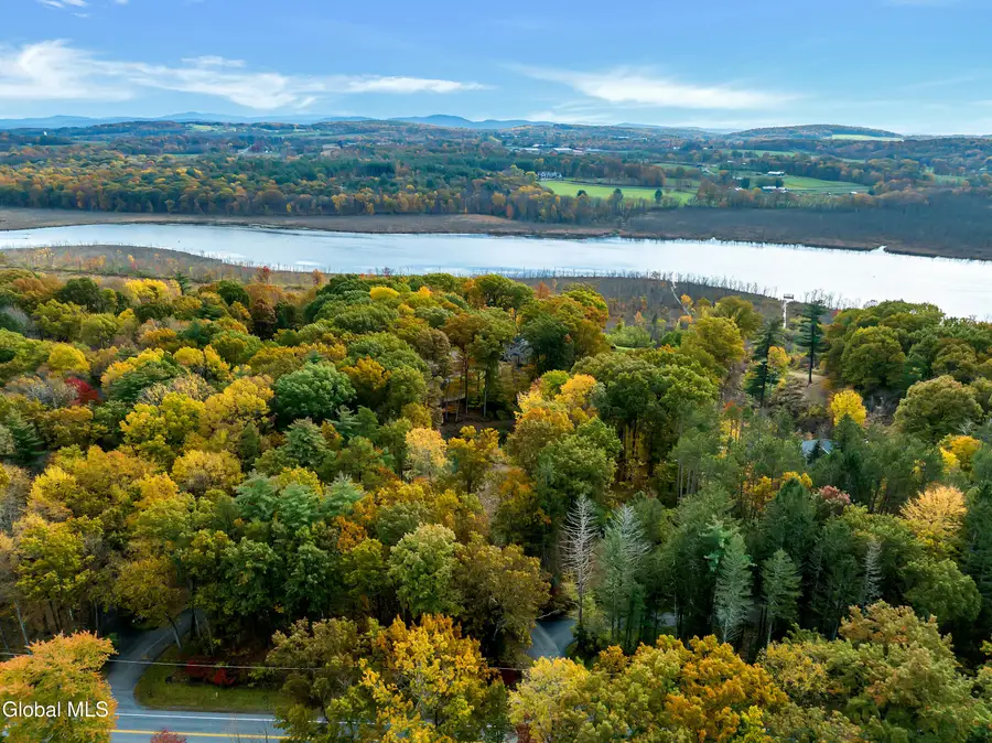 4 Autumn Lane, Saratoga Springs, NY 12866 - Image #2