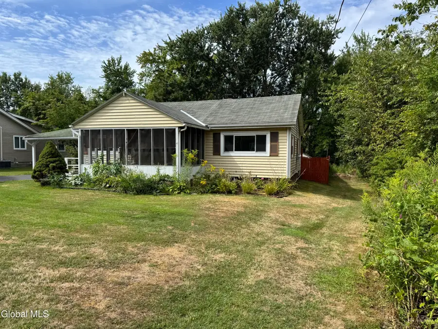 22 Rugby Road, East Greenbush, NY 12061 - Image #3