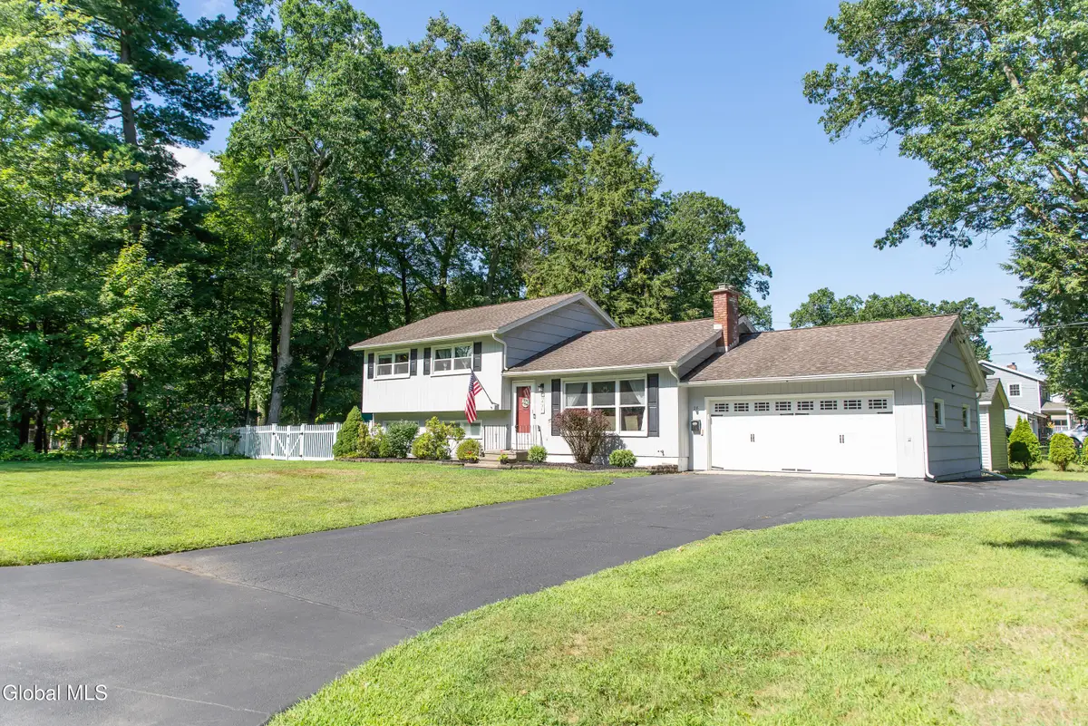 28 Sandalwood Lane, Glenville, NY 12302 - Image #1