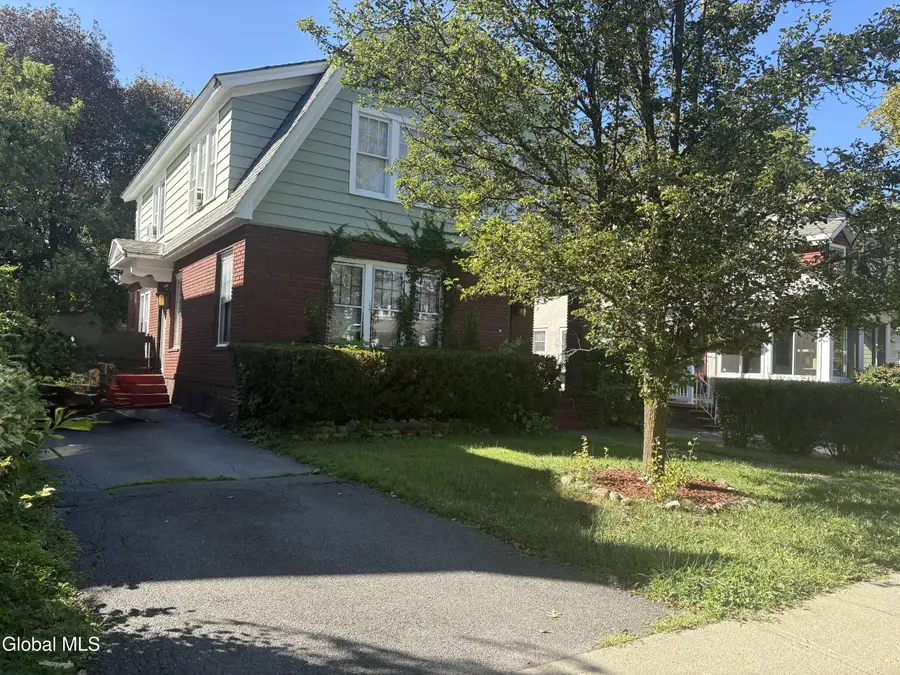 1043 Brierwood Boulevard, Schenectady, NY 12308 - Image #2