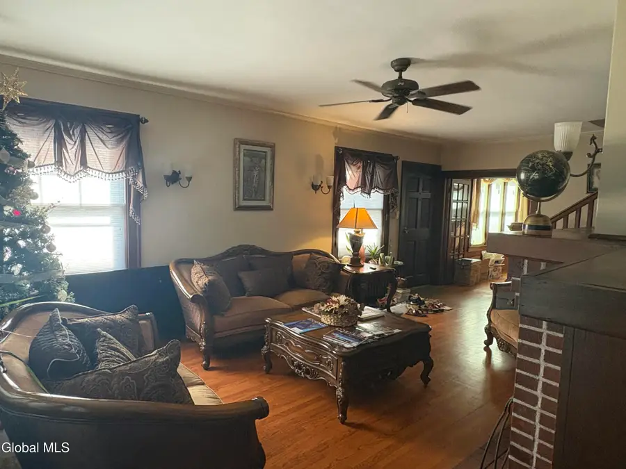 1043 Brierwood Boulevard, Schenectady, NY 12308 - Image #3