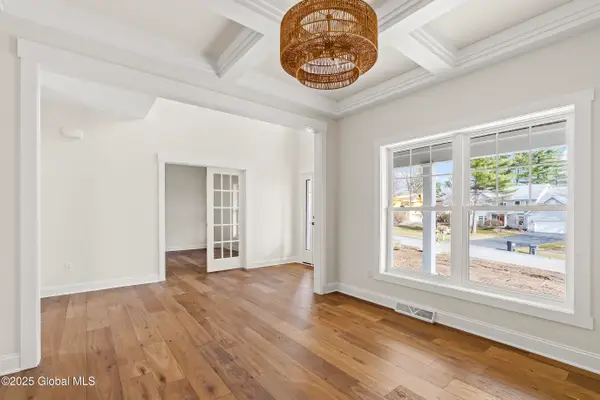 223 Pinewood Drive, Schenectady, NY 12303