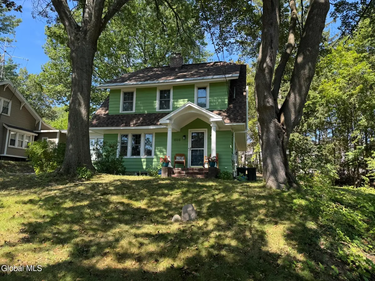 1505 Van Antwerp Road, Niskayuna, NY 12309 - Image #1