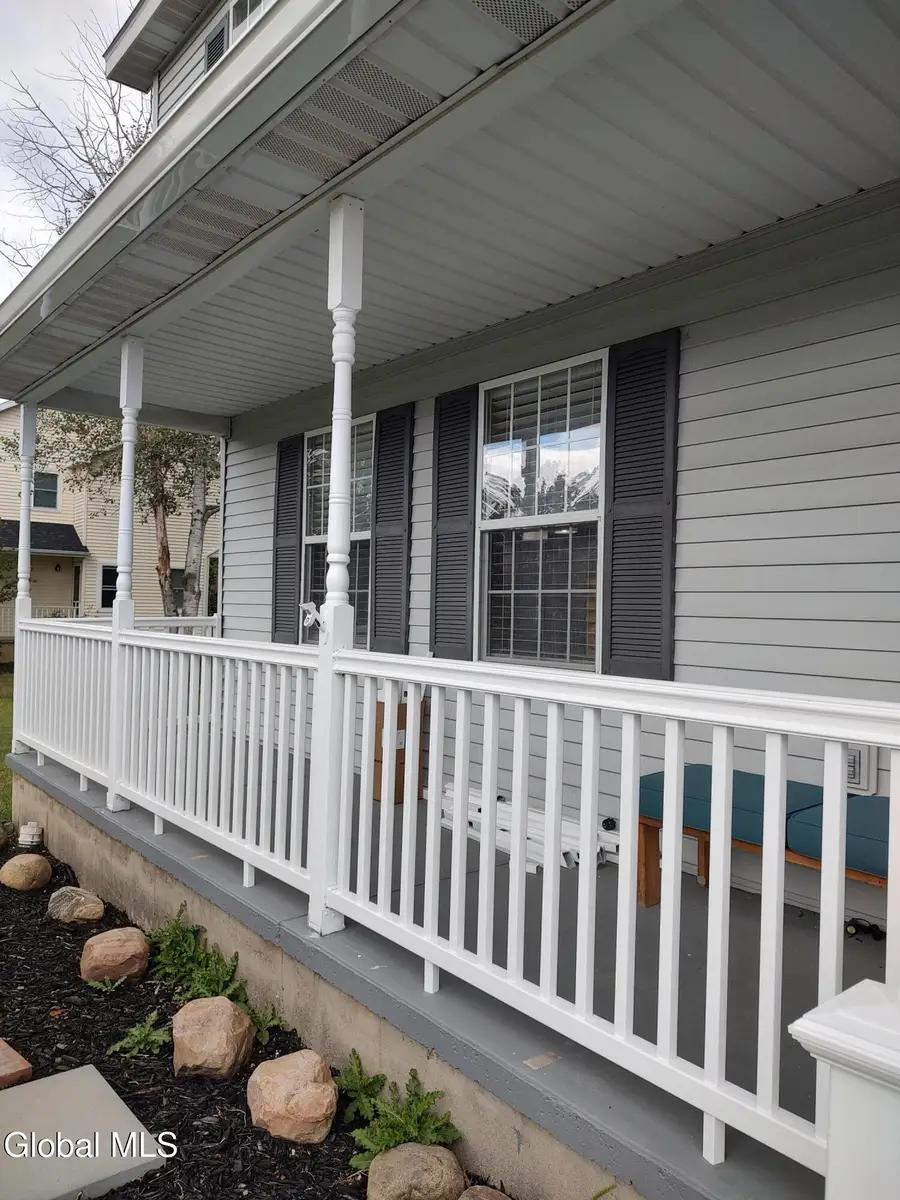 29 Blue Jay Way, Clifton Park, NY 12148 - Image #2