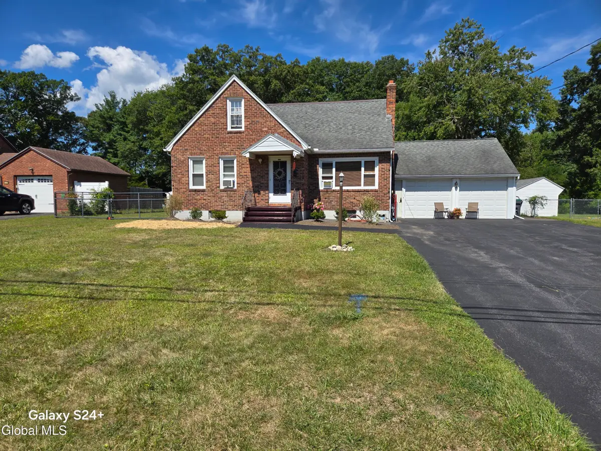 2137 Van Wormer Road, Rotterdam, NY 12303 - Image #1