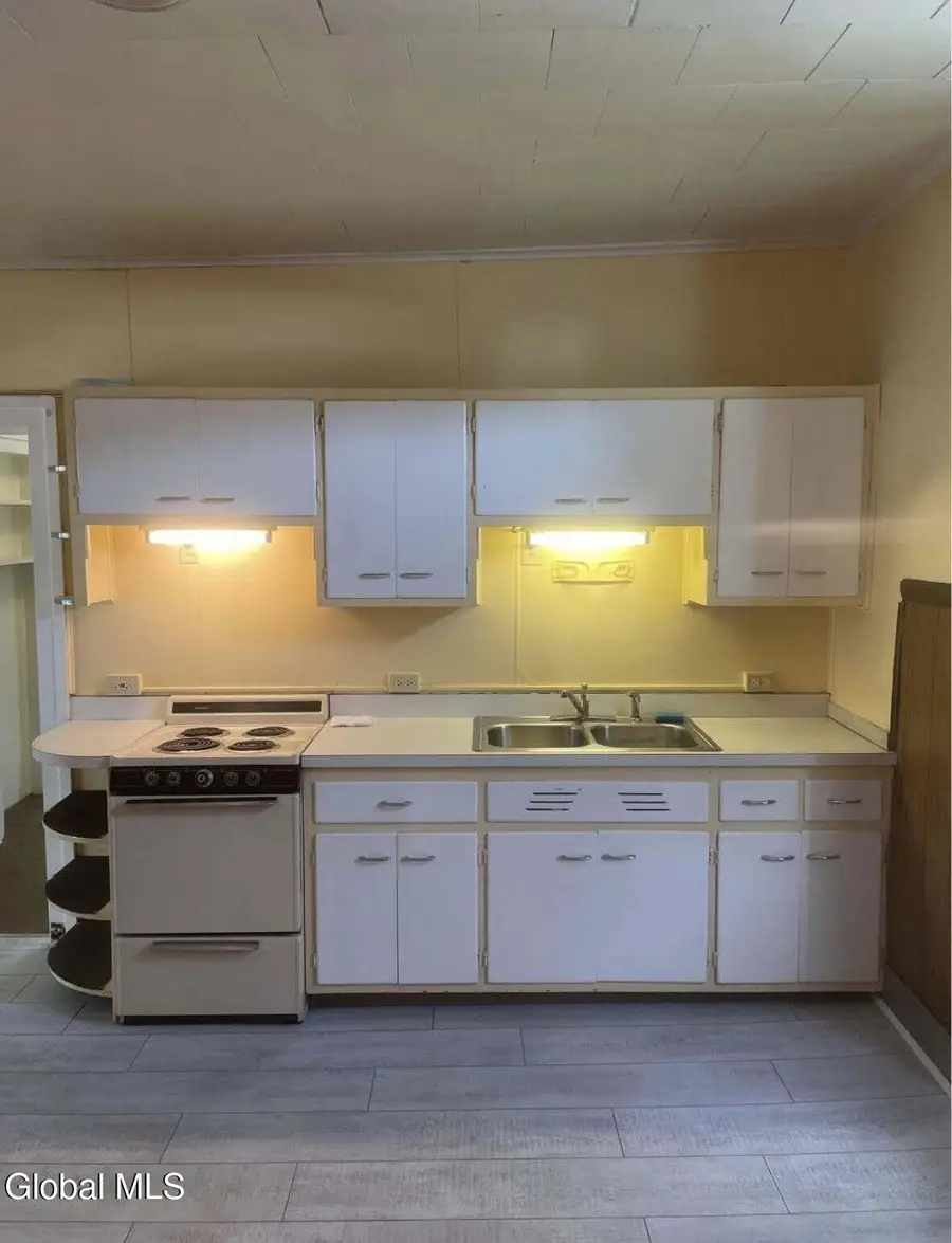 670 5th Avenue, Troy, NY 12182 - Image #3