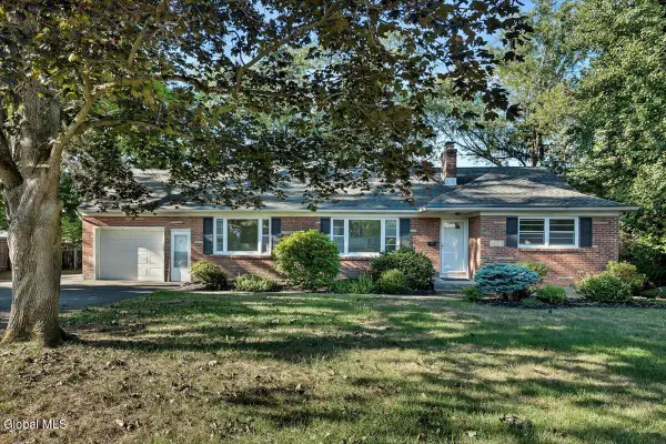 4 Albright Avenue, Guilderland, NY 12203