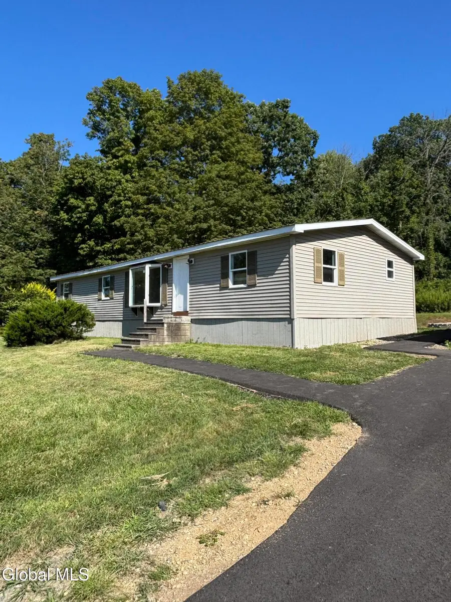 683 Knickerbocker Road, Schaghticoke, NY 12154 - Image #3