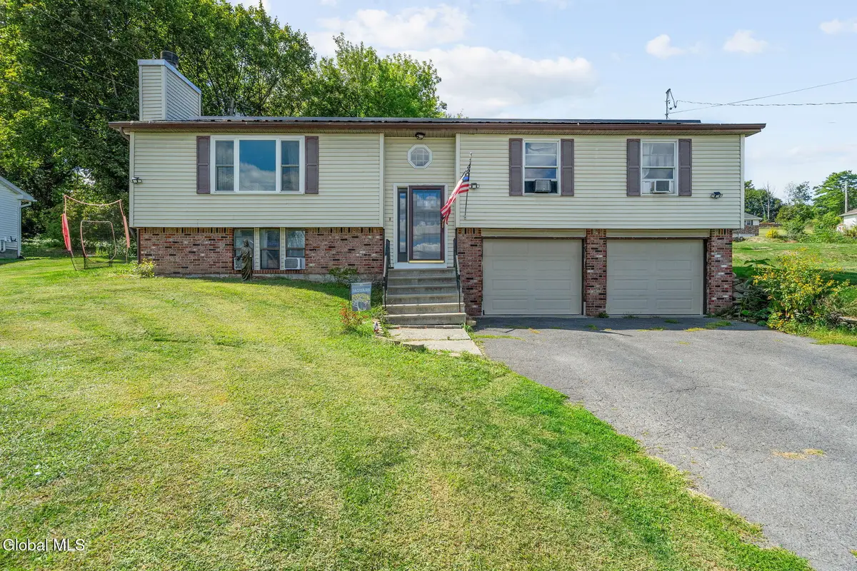 29 Winnie Avenue, Ravena, NY 12143 - Image #1