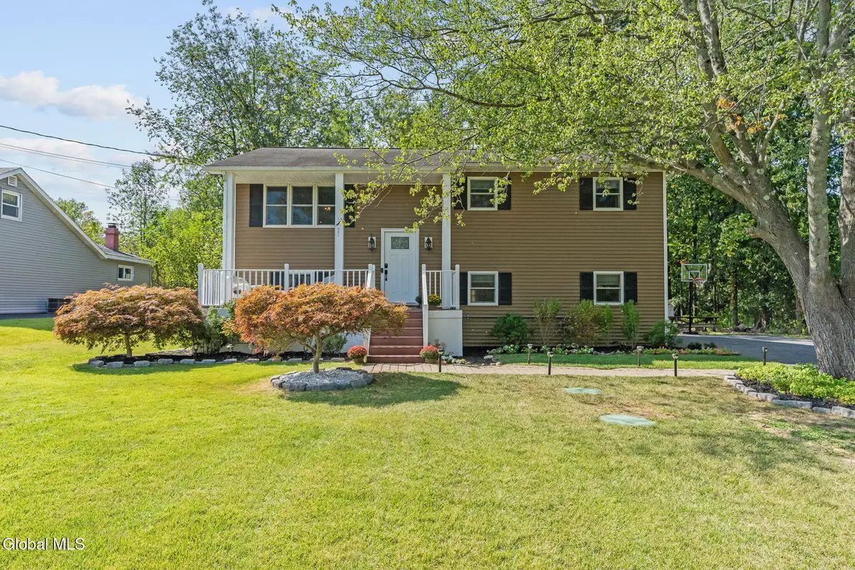 19 S Westcott Road, Rotterdam, NY 12306 - Image #1