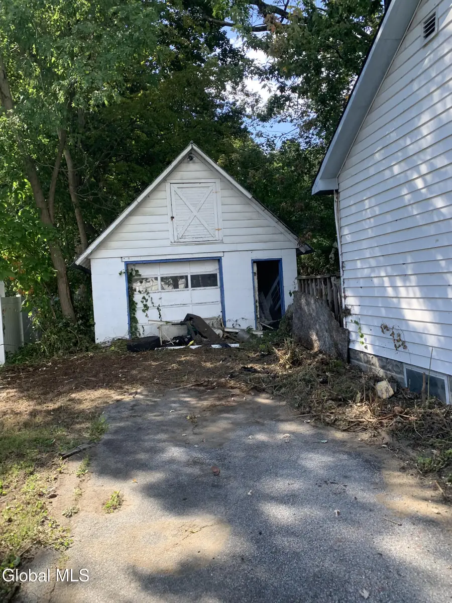 9 Quarry Crossing Road, Queensbury, NY 12804 - Image #2