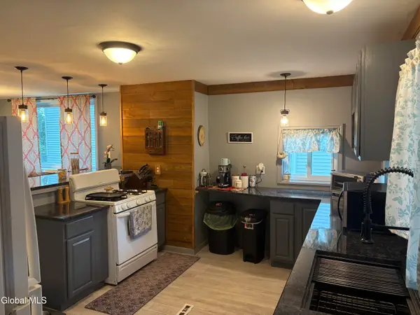 62 3rd Avenue, Gloversville, NY 12078