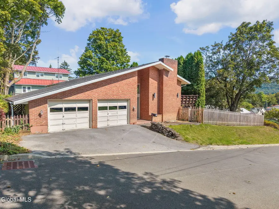 122 Lincoln Avenue, Cobleskill, NY 12043 - Image #2