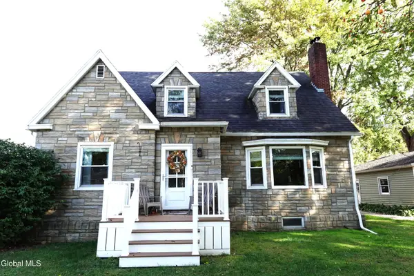 75 N Crystal Street, Schaghticoke, NY 12118