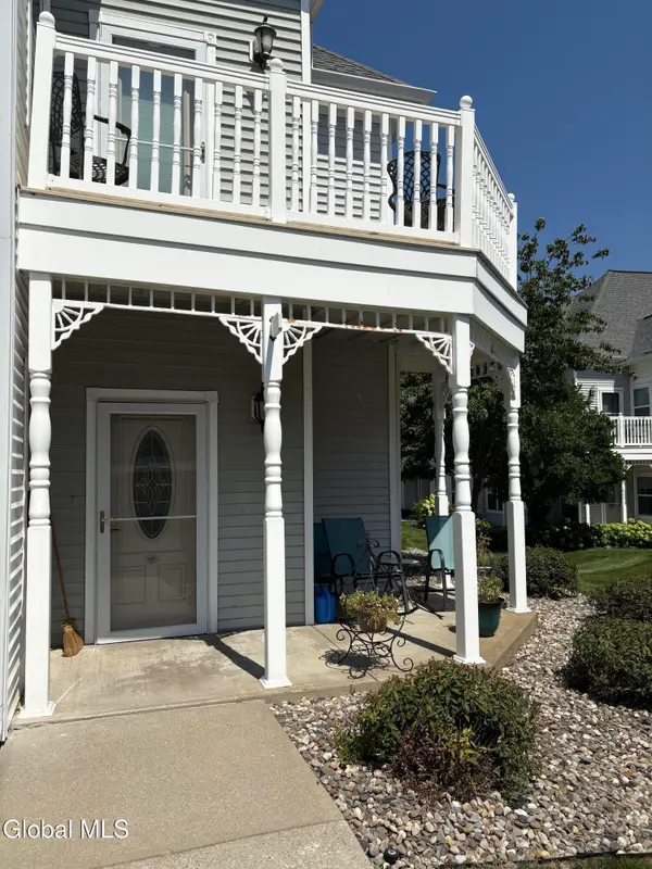 107 Kelly Circle, Guilderland, NY 12009