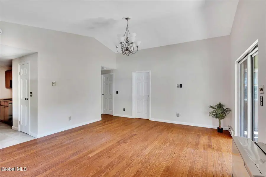 127 Arrow Wood Place, Malta, NY 12020 - Image #2